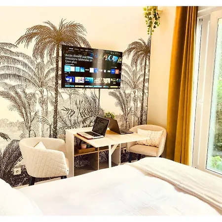 Cosy Avec Salle De Bain Et Jardin Prive *
