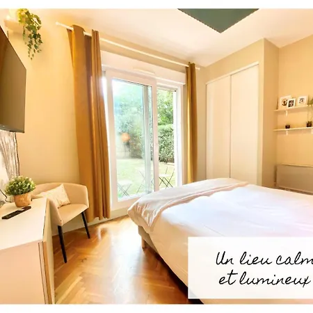 Cosy Avec Salle De Bain Et Jardin Prive *