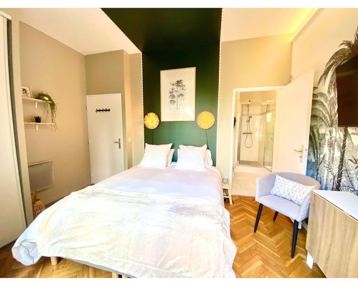 Cosy Avec Salle De Bain Et Jardin Privé Alloggio in famiglia *